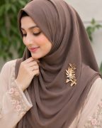 Golden Floral Hijab Pin